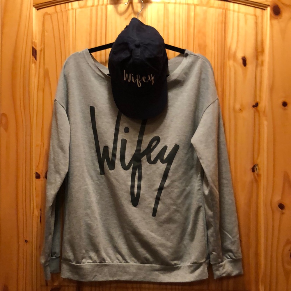 Wifey Big Shirt and Hat - Medium - $16